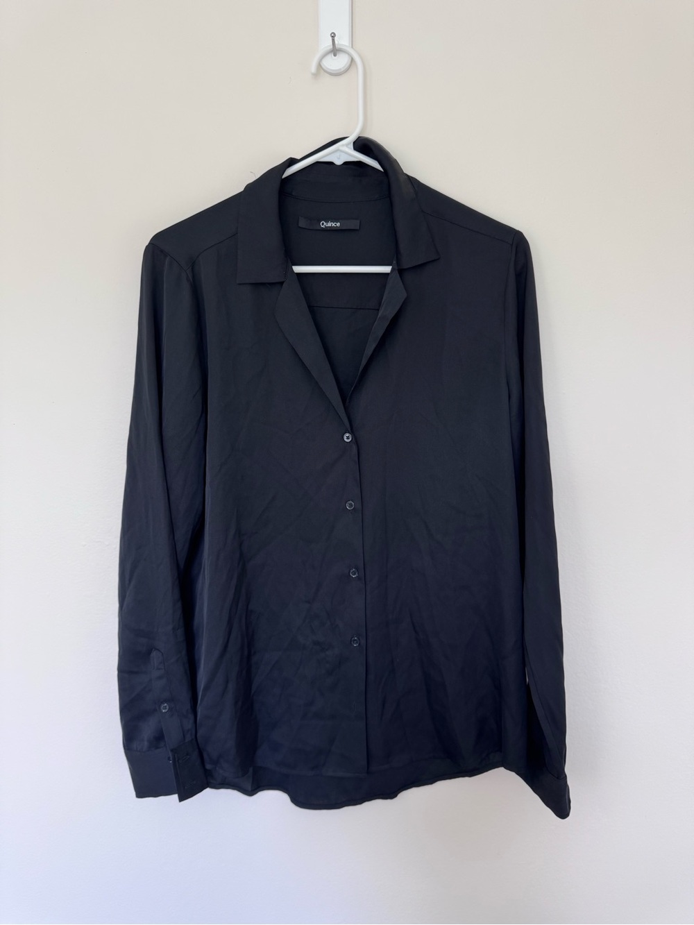 Quince Washable Silk Button Down Shirt. Black size Medium